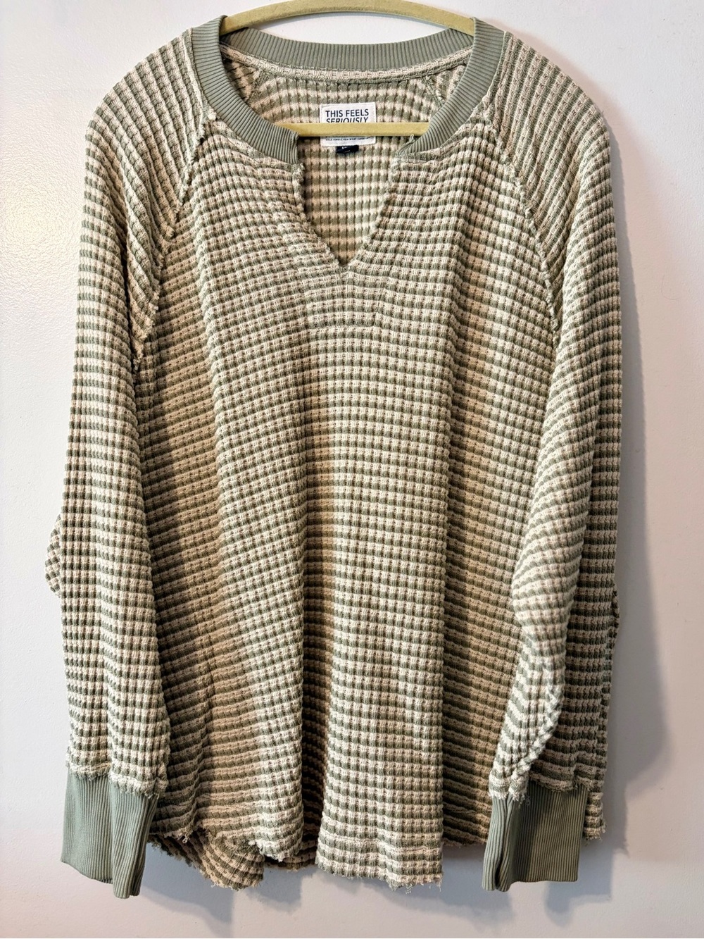 American Eagle Olive Green and Cream Waffle Knit Pullover